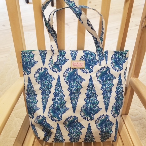 Lilly Pulitzer Handbags - LILLY PULITZER shell beach bag Lilly Pulitzer Handbags - LILLY PULITZER shell beach bag
